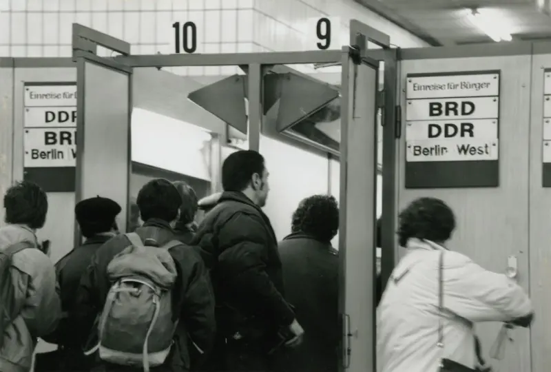 When Boarding Becomes Brainstorming: Turning Transit Time into Creative Capital