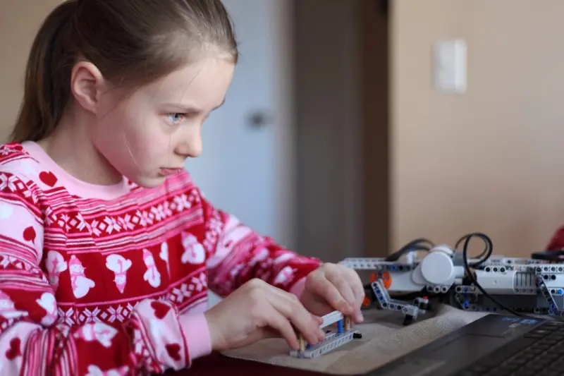 Unboxing the Future: How Toy Subscription Boxes Reinvent Play for Modern Families