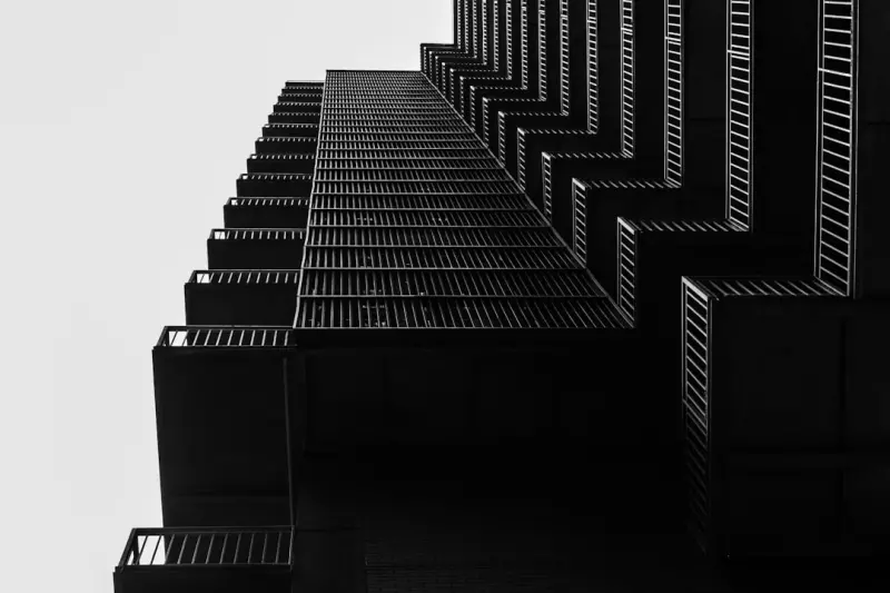 Edge‑First Architecture: Why the Real Power Shift Is Moving to the Edge