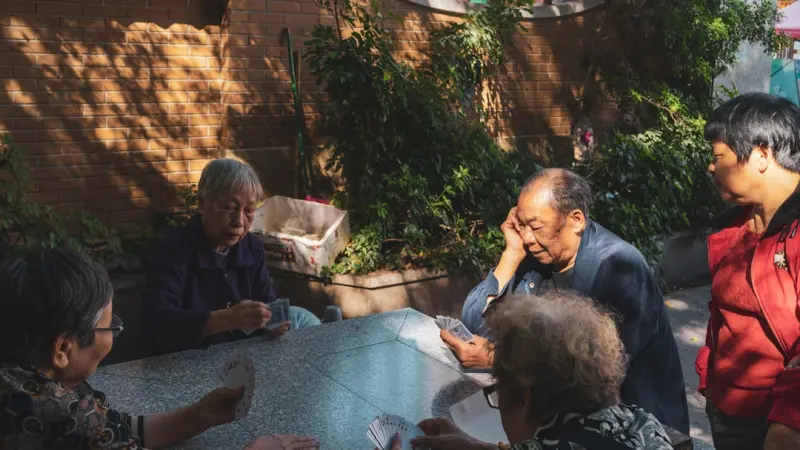 Intergenerational Co‑Living: Rebuilding Community Through Shared Spaces