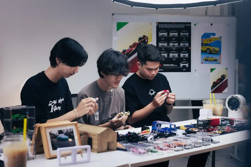 When Teens Build Their Own Future: The Maker Lab Movement