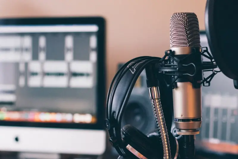 Audio‑First Content Marketing: How Voice is Redefining B2B Storytelling