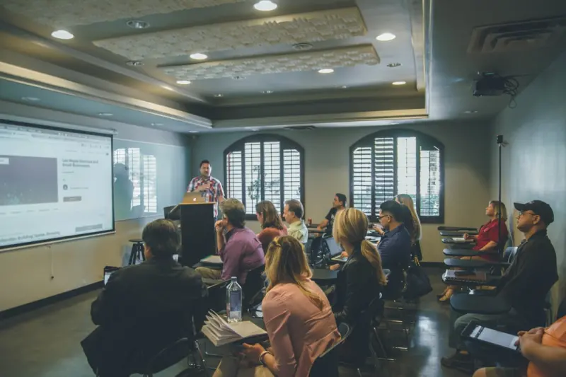 Microlearning Mastery: Redefining Education for the Attention Economy