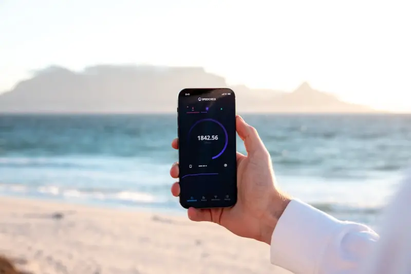 When Your Phone Starts Speaking in Vibrations: The Rise of Adaptive Haptics