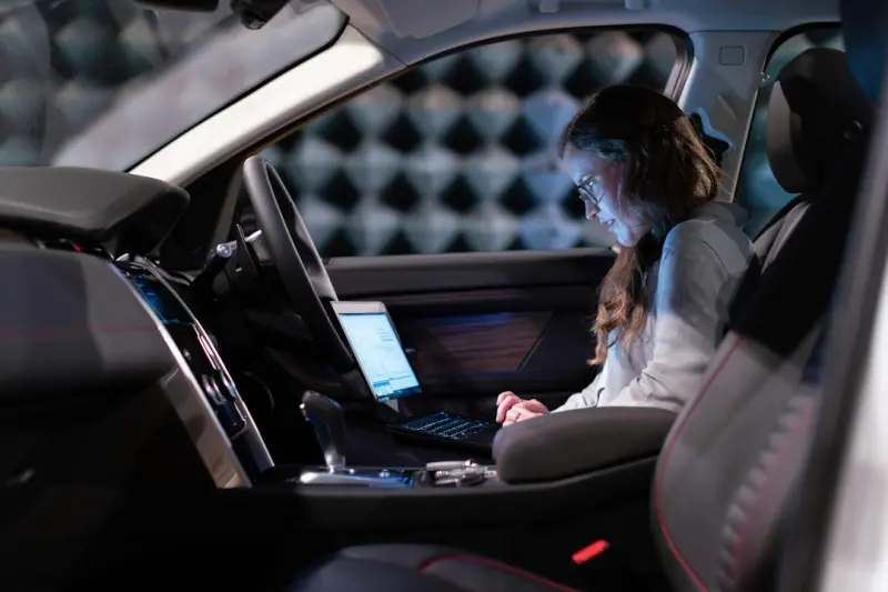 The Car as a Living Software Platform: How Digital Evolution Is Redefining Driving