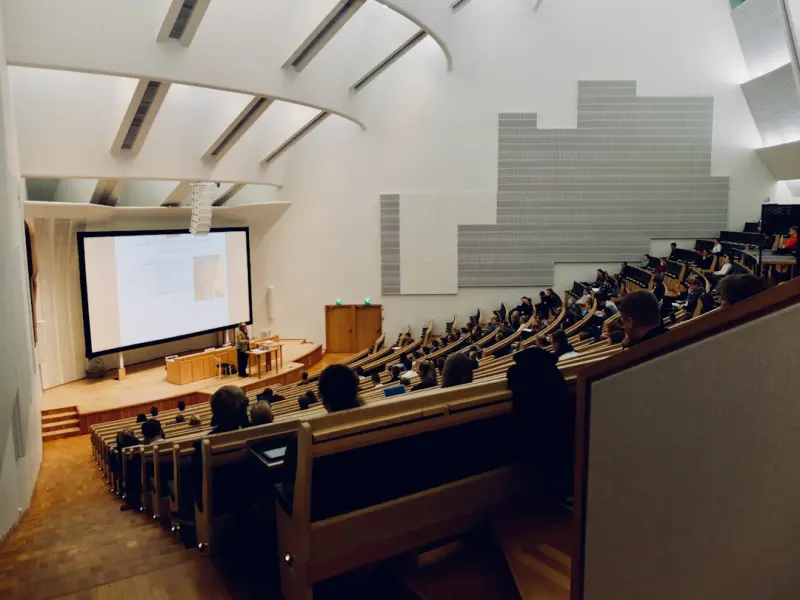 Beyond the Lecture Hall: How Adaptive Learning Platforms Are Redefining Skills for the Future