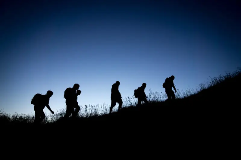 The Quiet Revolution: Why Low‑Tech Hiking Is Changing Outdoor Adventures