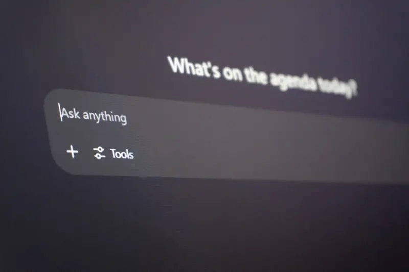 Adaptive Email Sequences: The Engine Behind B2B Growth