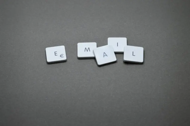 Conversational Email: Turning B2B Outreach into Real‑Time Dialogue