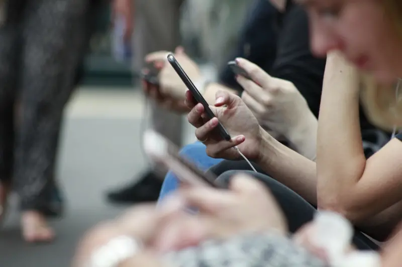 From Data to Dialogue: Turning Social Listening Into B2B Growth Engine