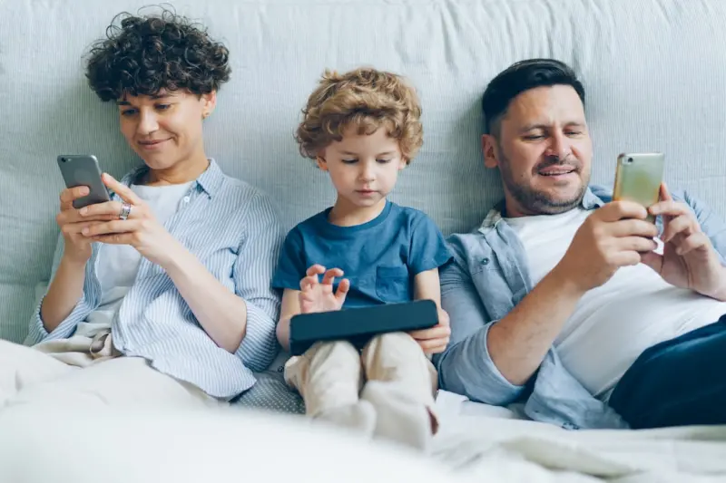 Parenting in the Digital Age: Turning Chaos into Confidence